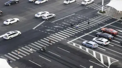 Trafikteki yayaları ve sürücüleri gözlemleyip yaya ve sürücülerin hatalı davranışlarını belirleyiniz